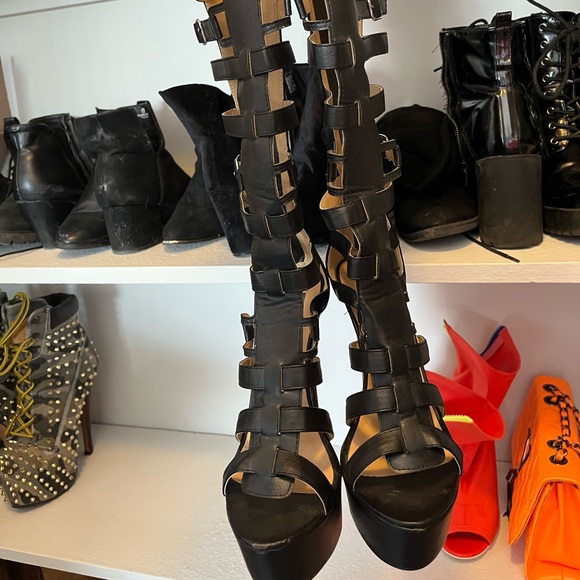 Bloody Shoes - Picture 4 of 5